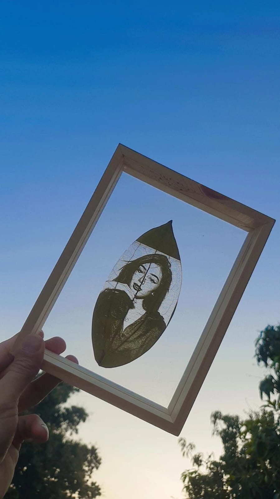 6x8 inch wooden frame for celebrity photo leaf gift - Adorafeels