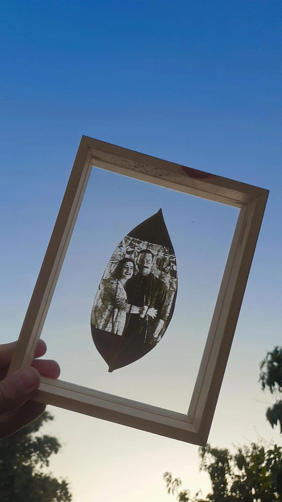 Couple photo engraved leaf frame romantic gift 